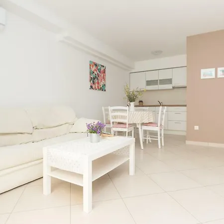 Alpeza Apartment Bol
